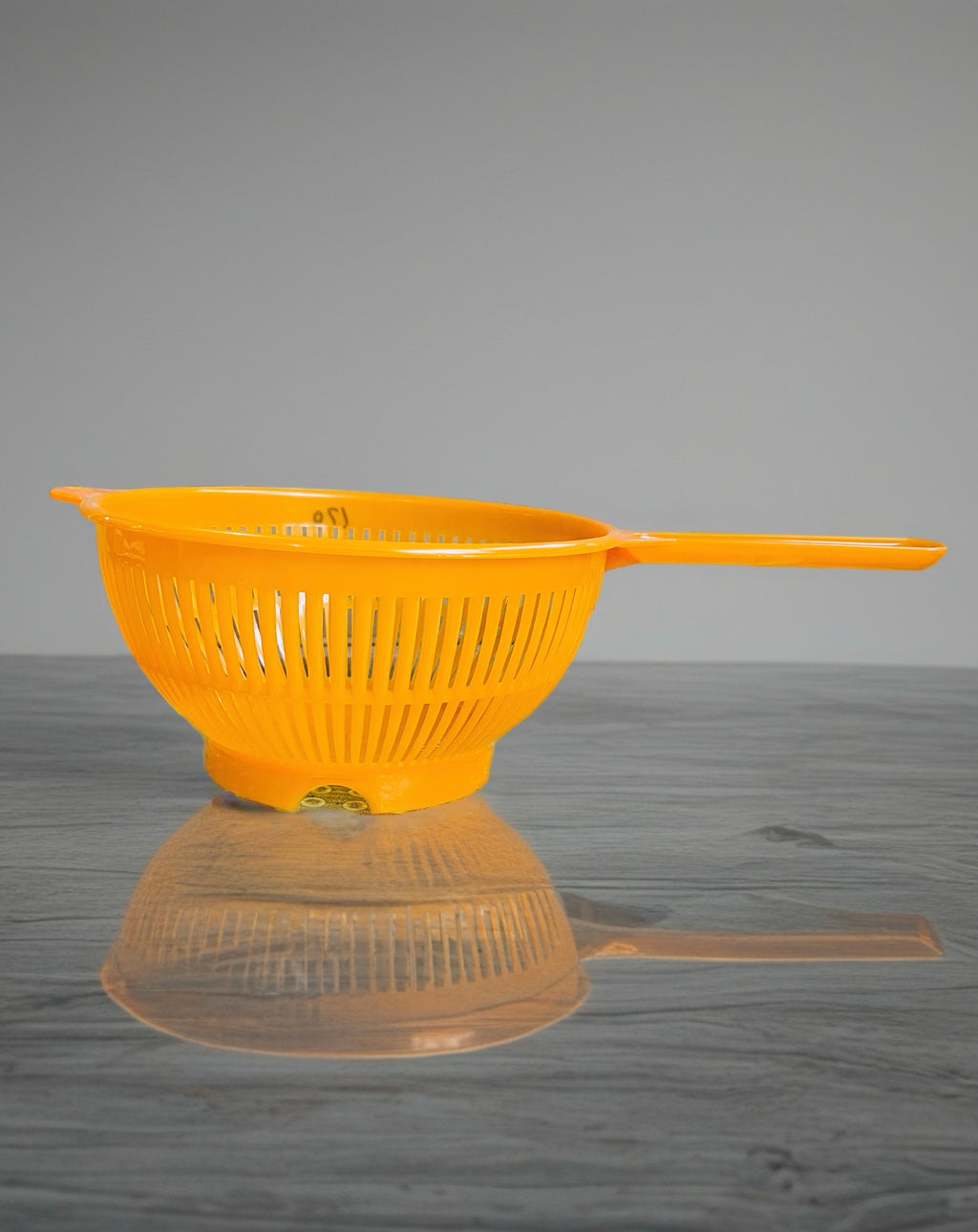 Premium Plastic Handheld Kitchen Colander – Deep Rice, Pasta & Vegetable Strainer Bowl with Long Handle