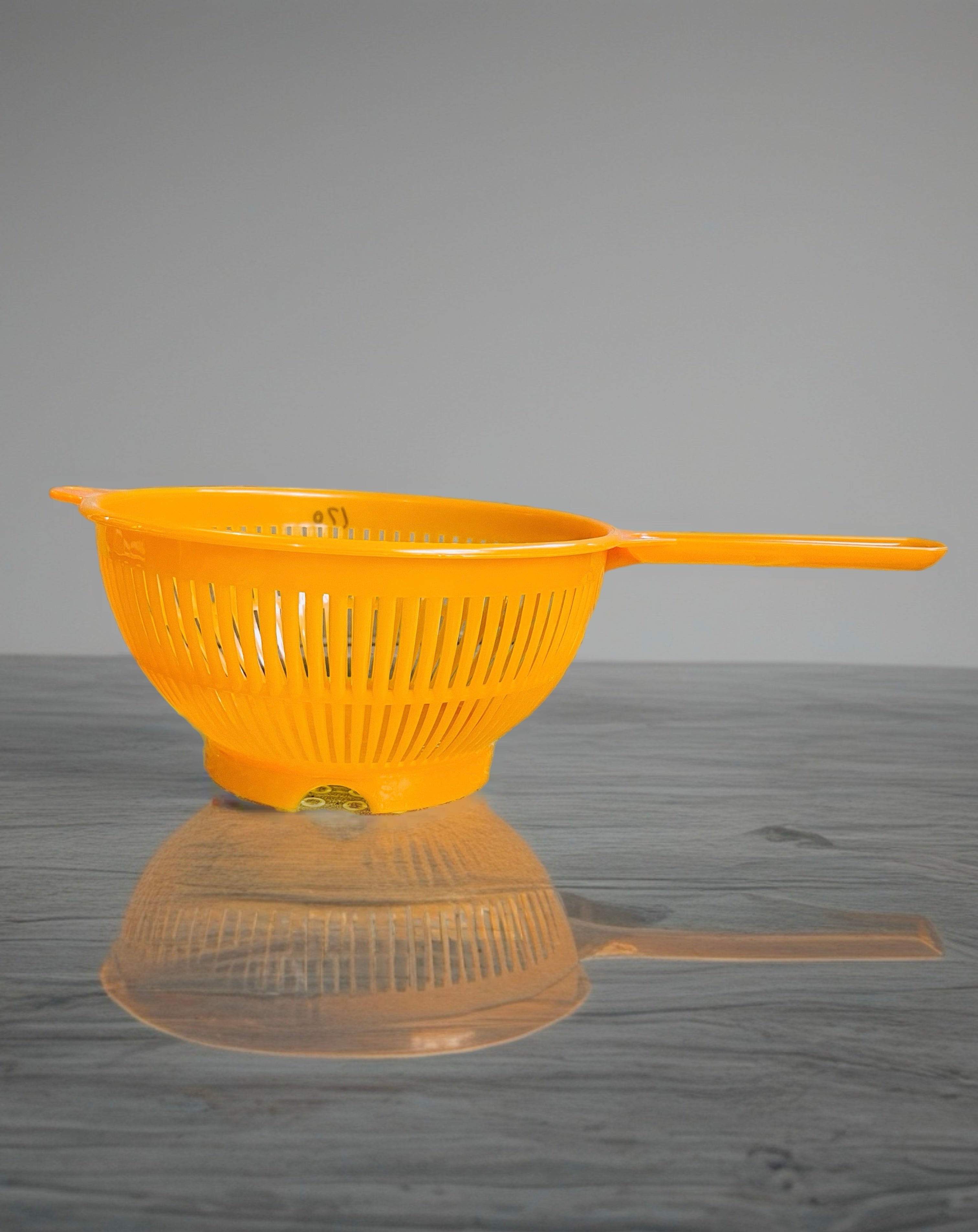 Premium Plastic Handheld Kitchen Colander – Deep Rice, Pasta & Vegetable Strainer Bowl with Long Handle
