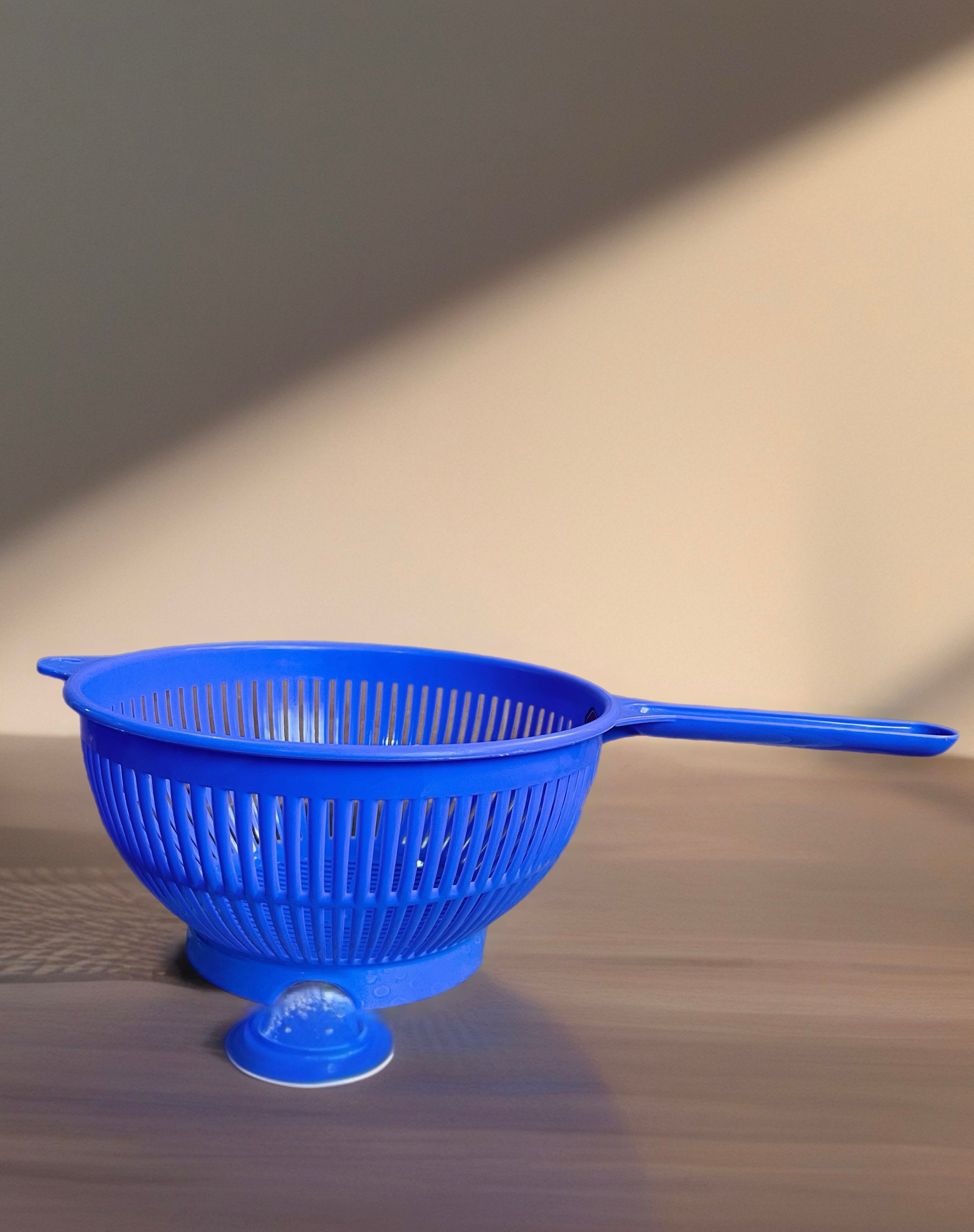 Premium Plastic Handheld Kitchen Colander – Deep Rice, Pasta & Vegetable Strainer Bowl with Long Handle